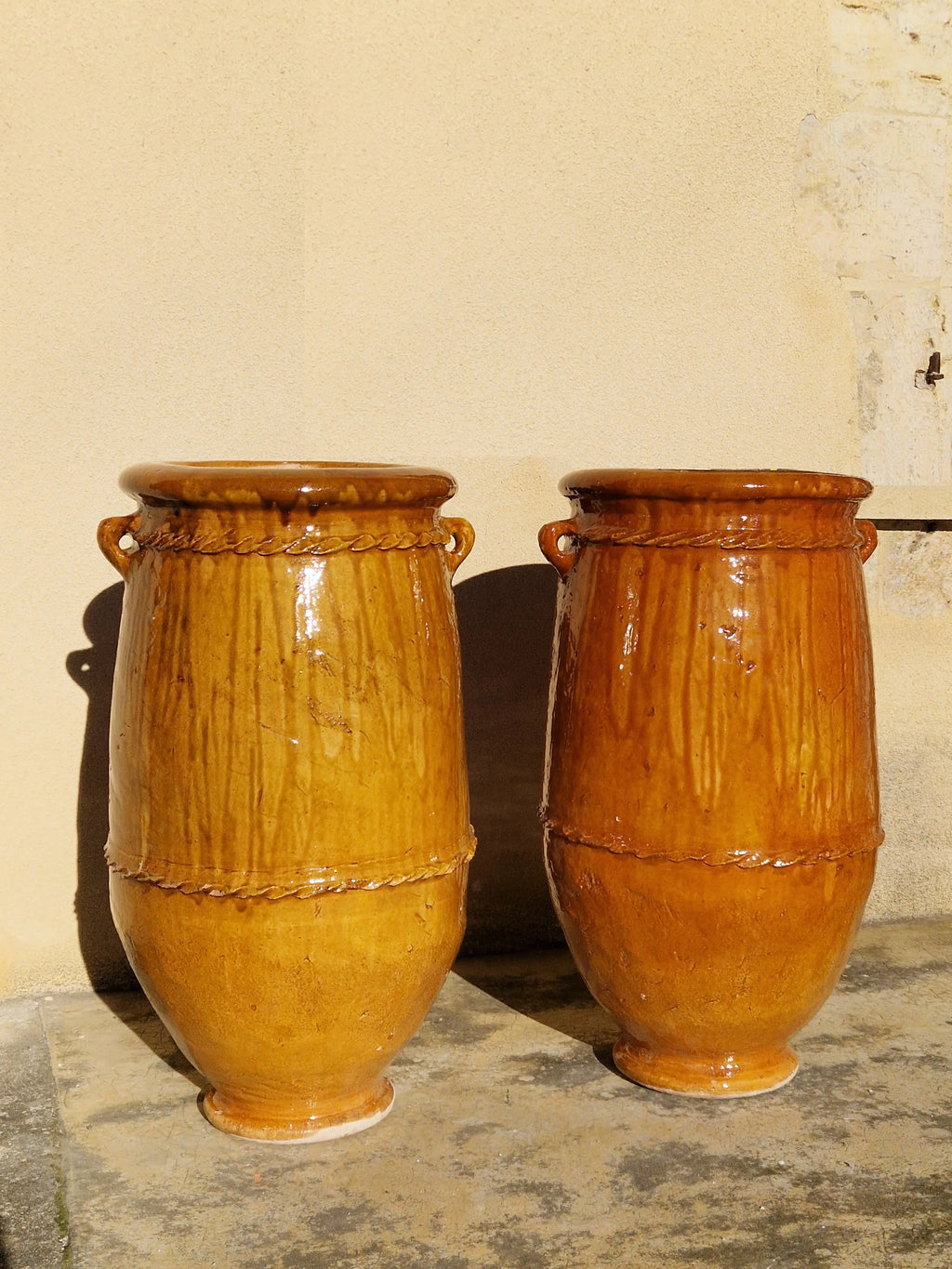 2 Pots en terre cuite émaillée miel de Tamegroute fait main au Maroc de 1 m de haut