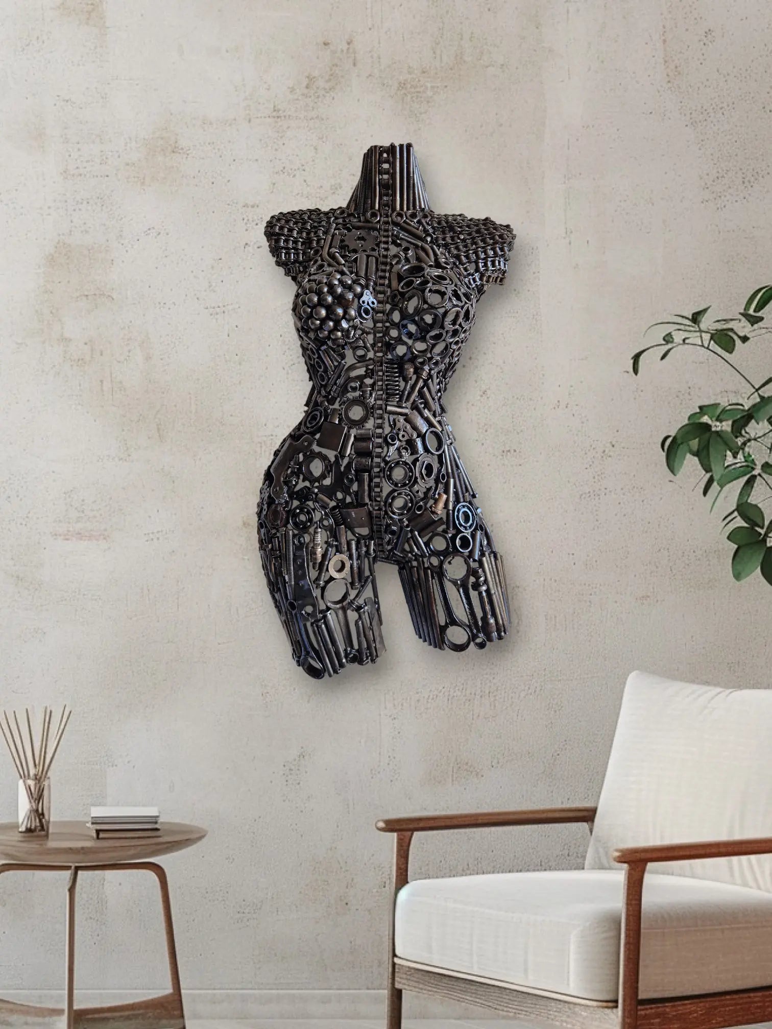 Buste de femme soudé avec du métal et pièces recyclé - fait main par des artisans marocains