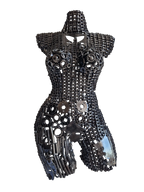 Sculpture de femme en fer recyclé, œuvre d’art durable fait main au Maroc