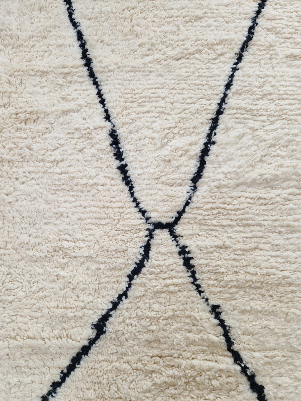 Tapis beni ouarain typique blanc et noir fait main