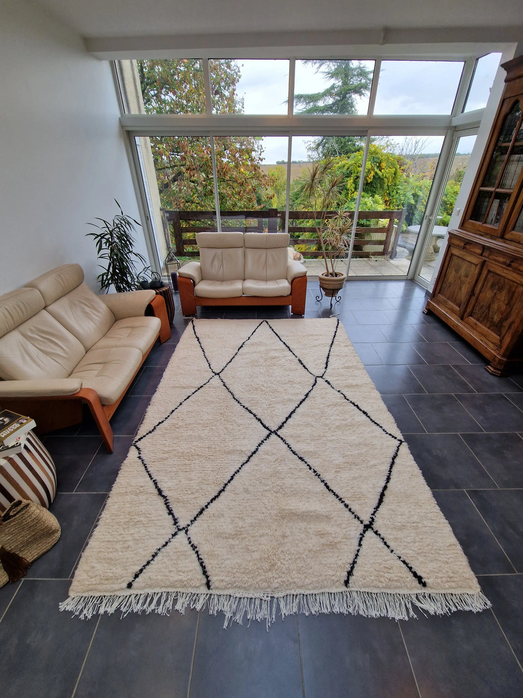 Tapis beni ouarain typique blanc et noir fait main