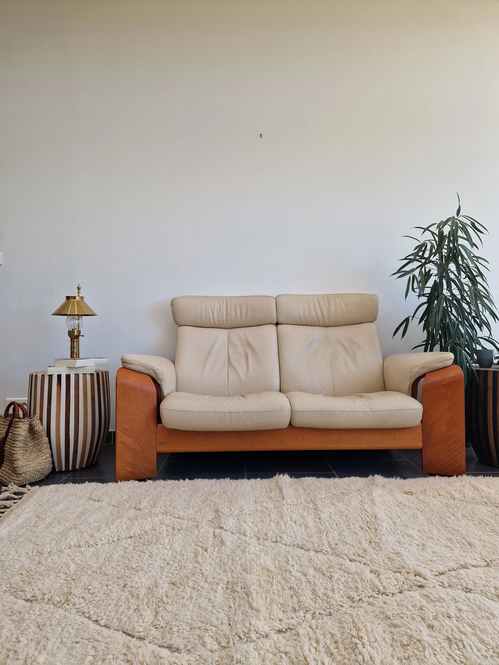 Véritable tapis berbère beni ouarain de l'atlas marocain. Tissé en laine à la main  selon un savoir ancestral.