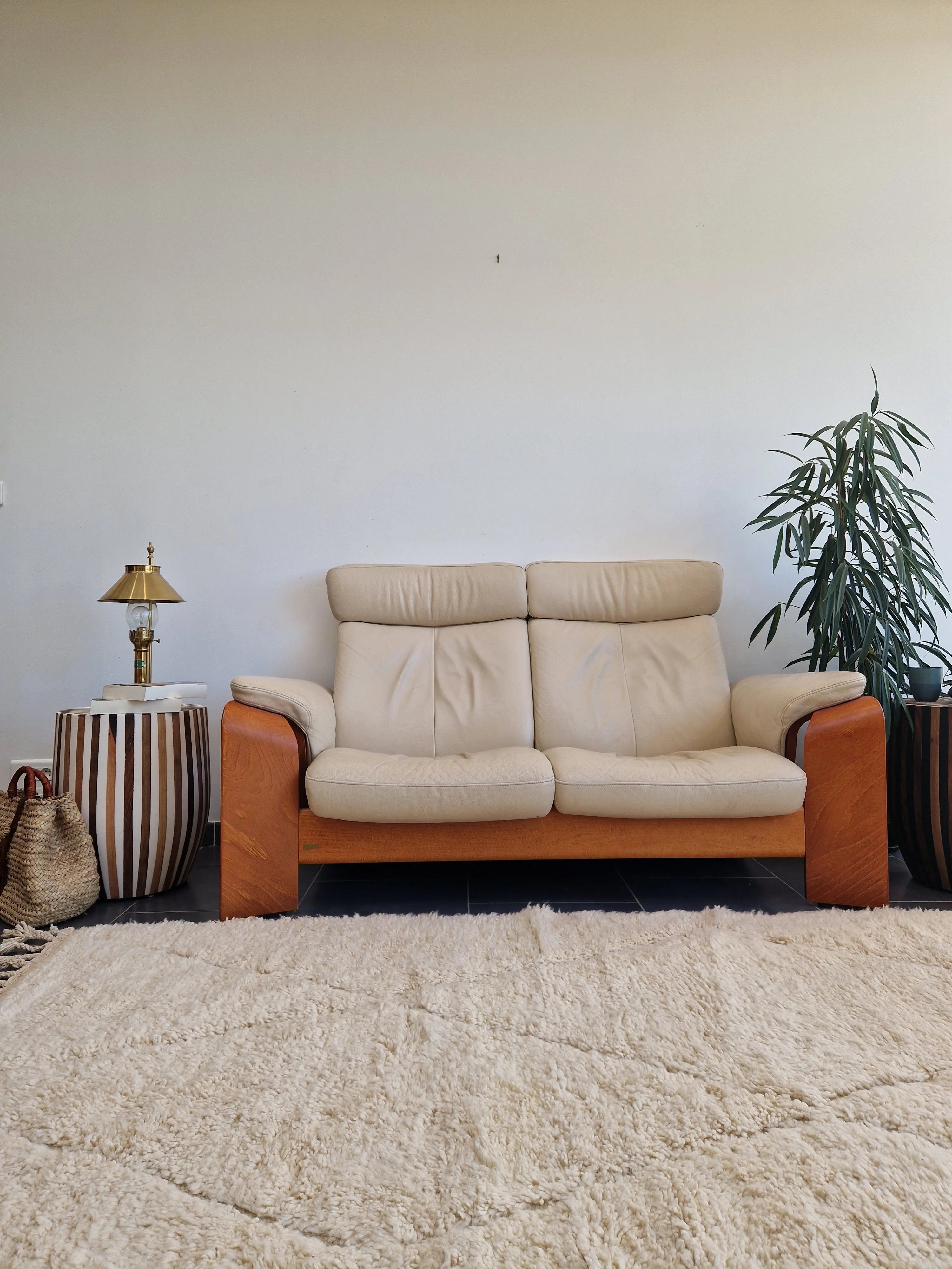 Véritable tapis berbère beni ouarain de l'atlas marocain. Tissé en laine à la main  selon un savoir ancestral.
