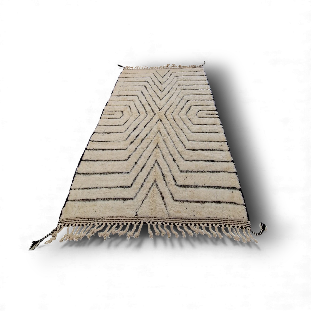 Tapis Béni Ouarain blanc et noir 169 x 270 cm en laine