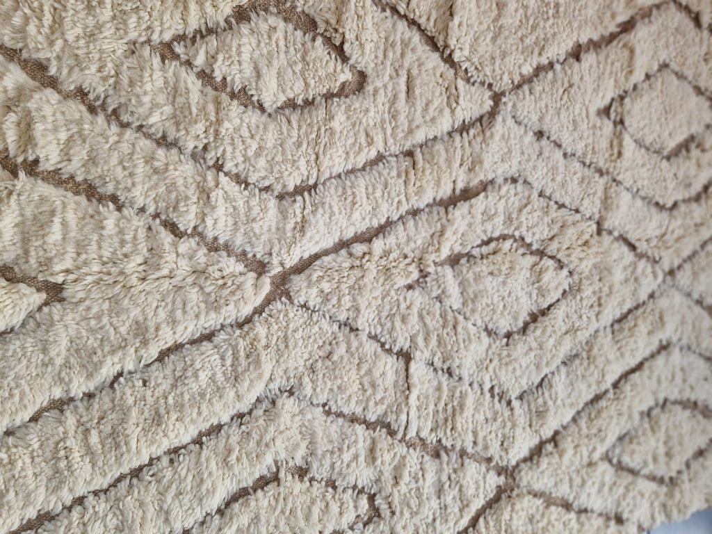 tapis berbère unique et authentique fait-mains en pure laine, pour une décoration élégante, moderne, cocooning