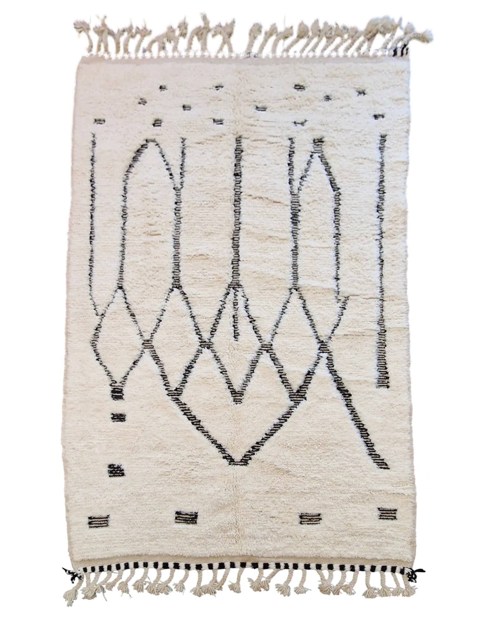 authentique tapis traditionnel marocain, tissé dans l'atlas par des Berbères, fait-mains en pure laine avec des motifs en relief modernes