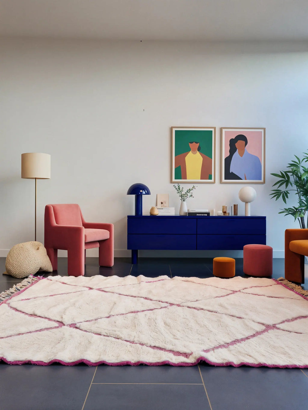 véritable tapis traditionnel marcain, fait-mains, en laine au couleiur et designe modern pour un intérieur tout en couleur et chaleur
