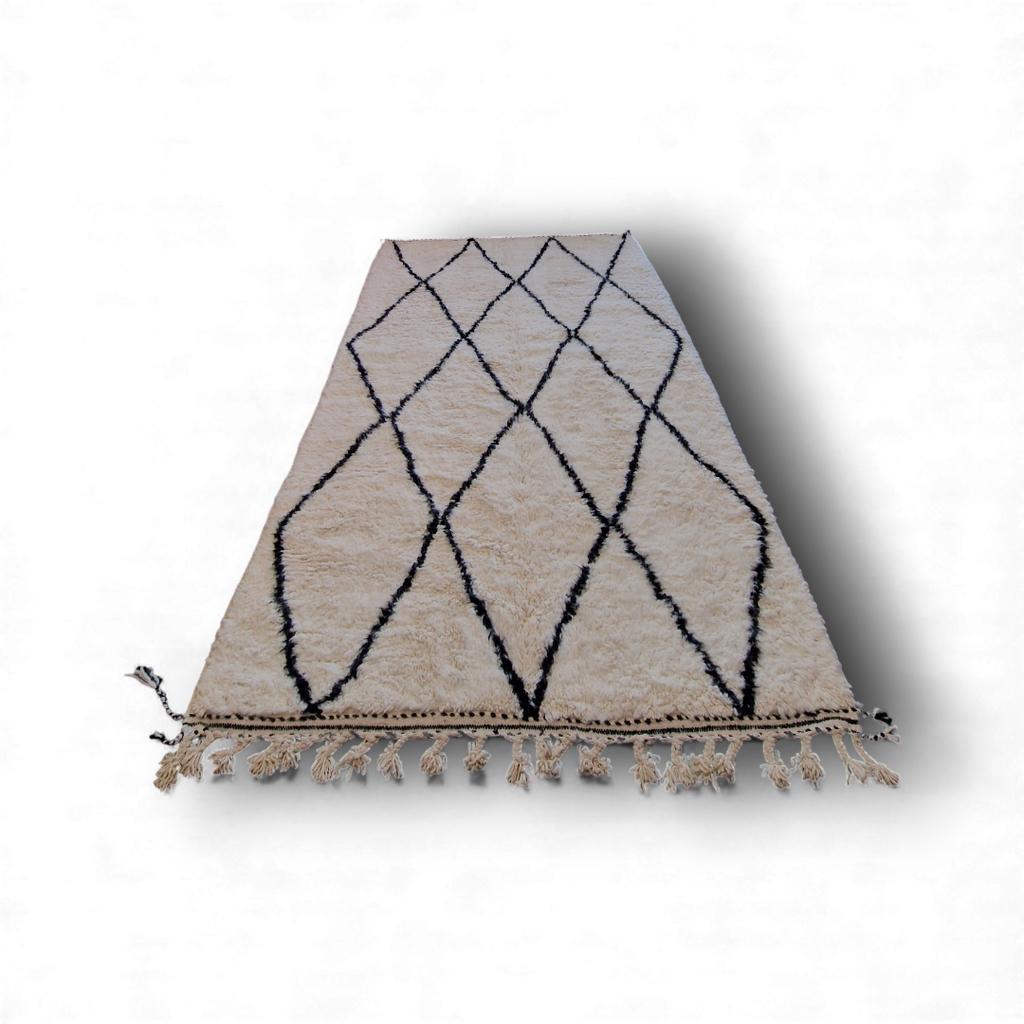 Tapis berbère traditionnel marocain, de la tribu beni ouarain, fait main 100% laine naturelle, pour une décoration élégante et intemporelle