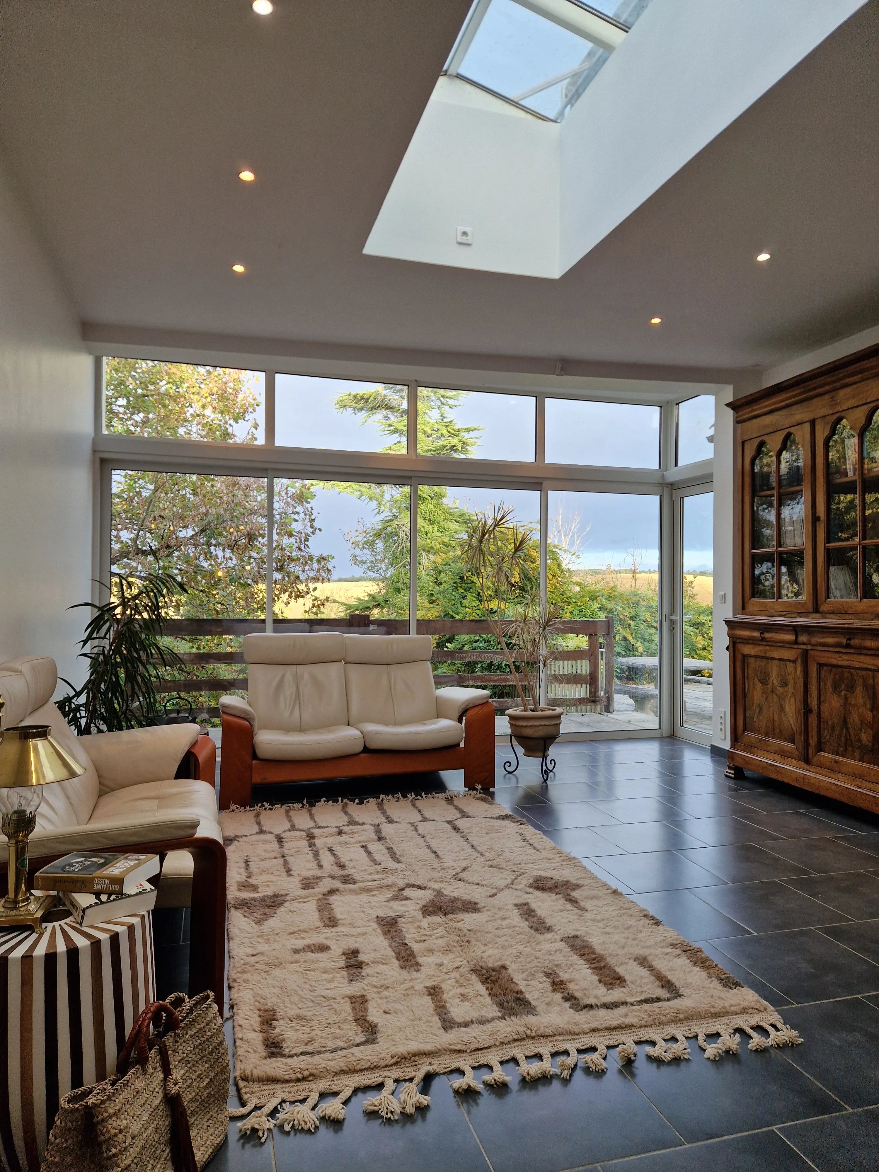 tapis traditionnel marocain, beni Ouarain, tissé à la main en laine de mouton naturelle, 