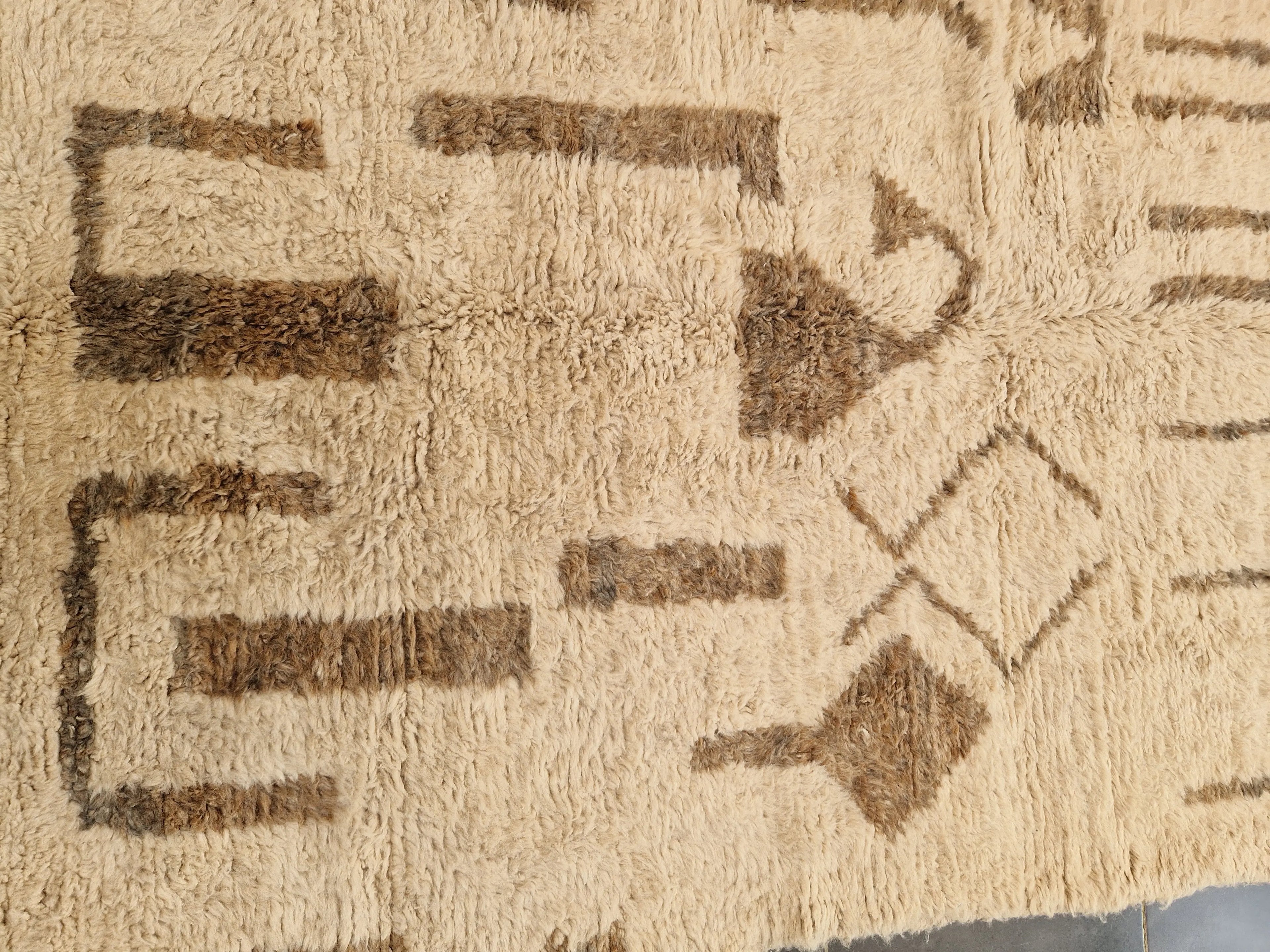 tapis traditionnel marocain, beni Ouarain, tissé à la main en laine de mouton naturelle, 