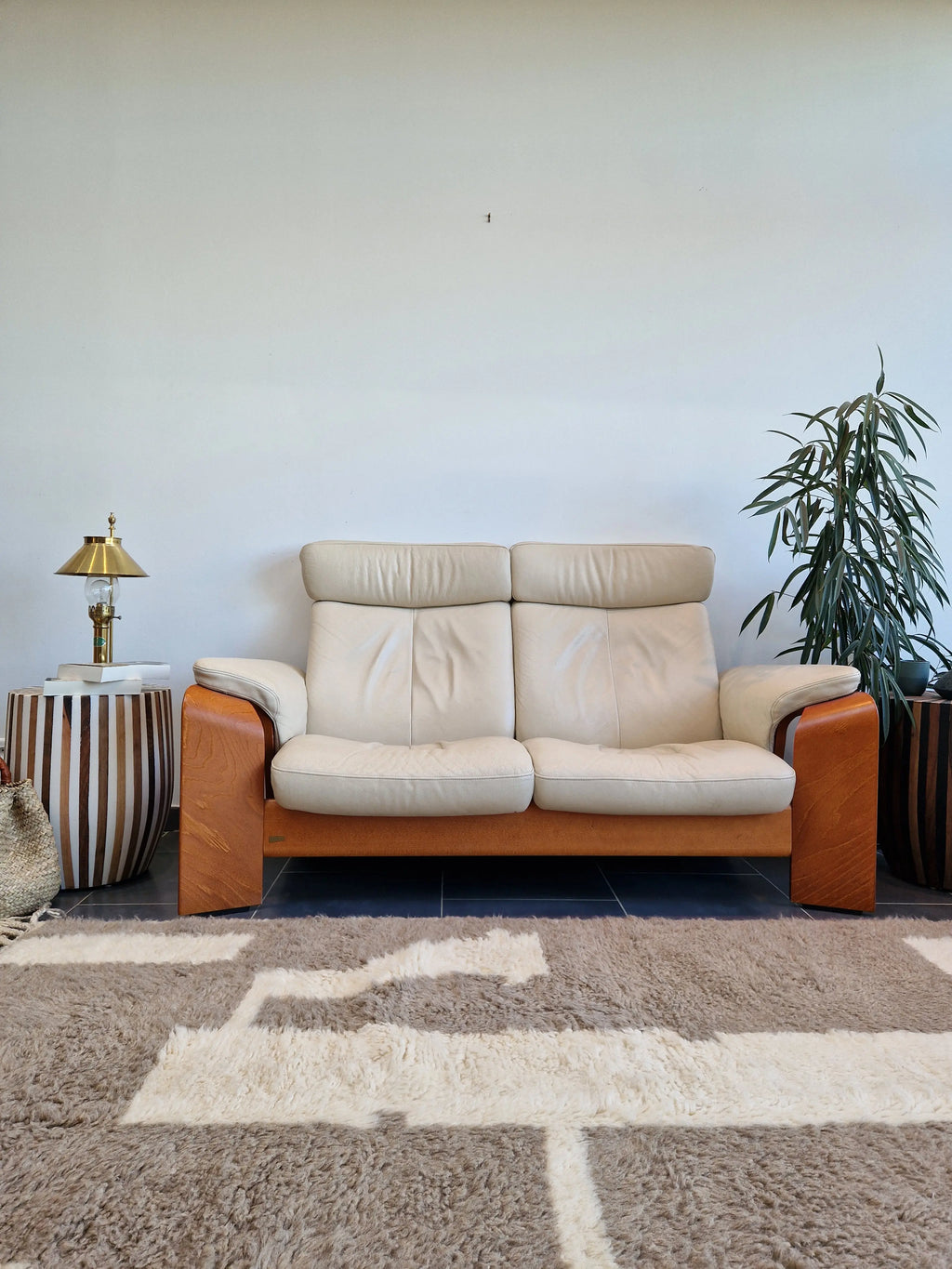 authentique tapîs berbère en laine, noué à la main par des tisserandes pendant 1 à 2 mois, pour une déco moderne, intemporelle et chaleureuse