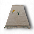 Traditionnel tapis Beni Ourain ivoire avec une touche de couleur, en pur laine, tissé à la main dans l'atlas marocain, pièce unique 
