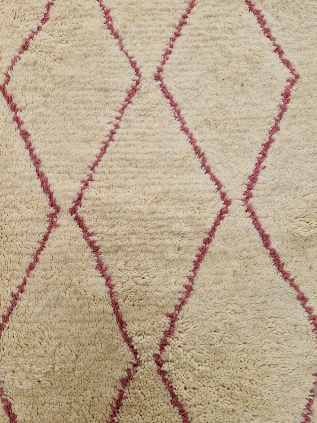 Authentique tapis eni Ouarian, artisanat marocain de Taznakht, fait main en pure laine, au design moderne pour salon, chambre, bureau