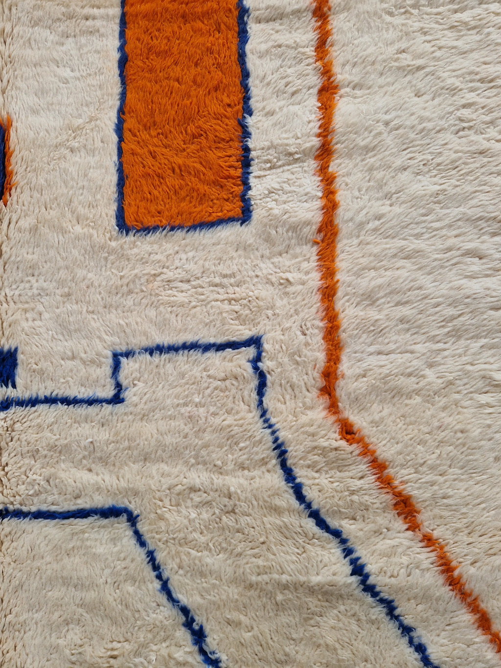 tapis beni ouarain coloré, au design modern, fait main dans la plus pur tradition marocaine, 100% laine de mouton