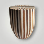 table basse bout de canapé en bois de cèdre et résine blanche, pour design modern et chaleureux dans votre salon, artisanat marocain