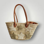 Panier cabas tressé à la main avec des feuilles de palmier et brodé. Artisanat marocain, idéal pour aller au marché, à la plage, en sac de ville. 