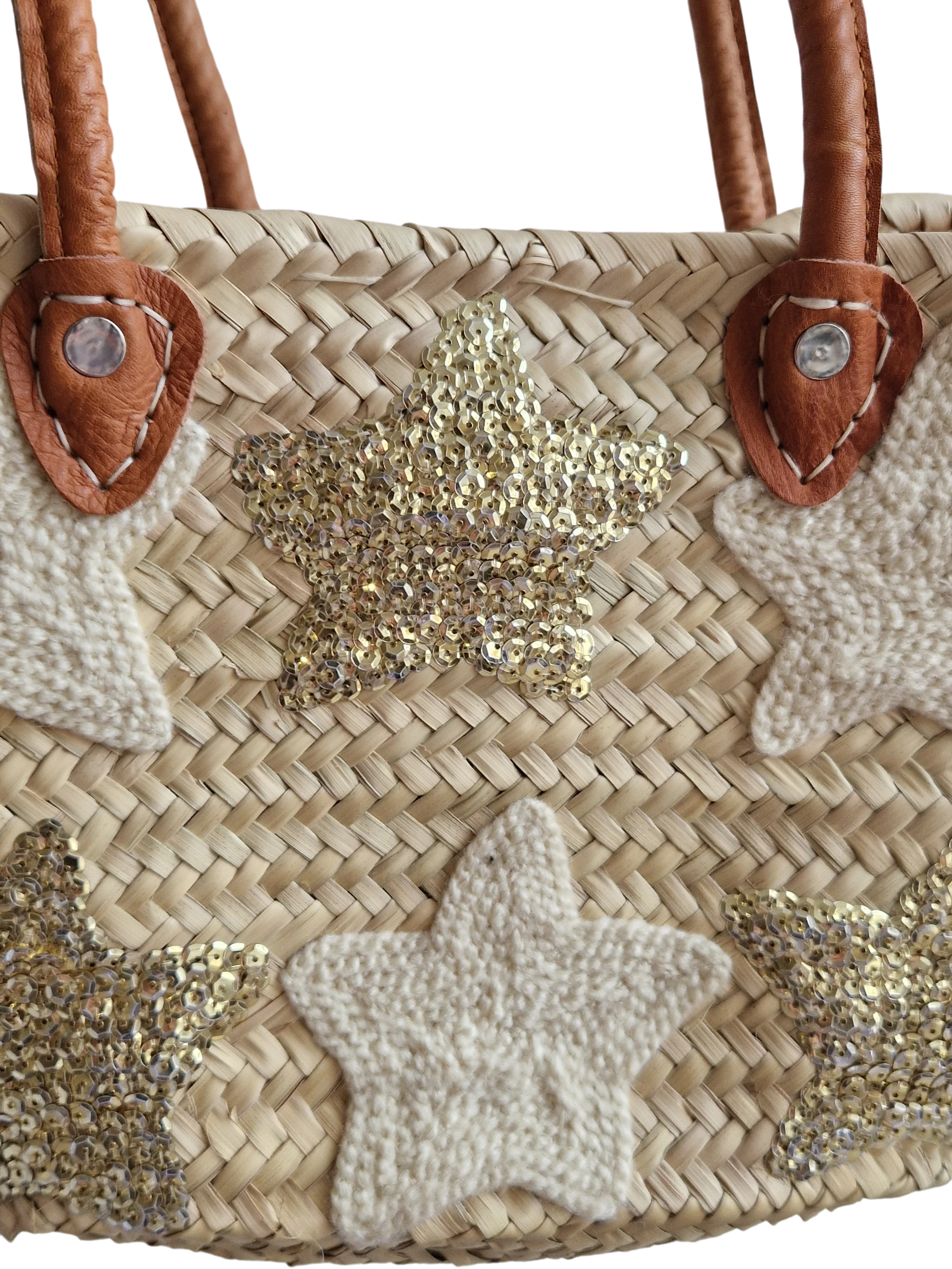 Panier cabas tressé à la main avec des feuilles de palmier et brodé. Artisanat marocain, idéal pour aller au marché, à la plage, en sac de ville. 