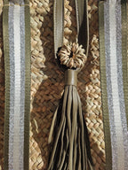 Sac Cabas en Feuille de Palmier – Sangles Rayées Kaki, Argent et Blanc, l'élégance fait main, artisanat marocain