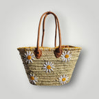 panier cabas artisanal en feuille de palmier brodé de marguerites, fait main