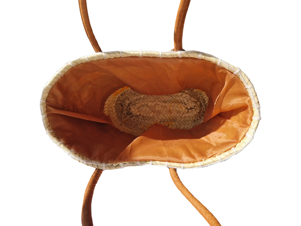 panier cabas artisanal en feuille de palmier brodé de fleurs jaunes, fait main, artisanat marocain