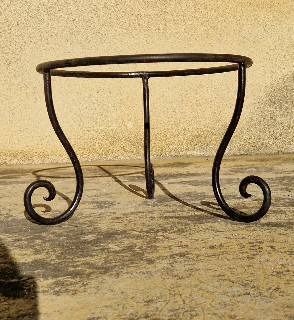 Pied en fer forgé massif artisanal anti-gel pour pot en terre cuite