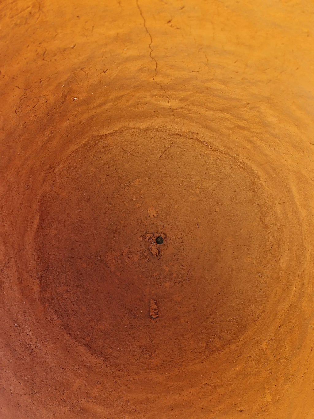 Fond d'un Pot en terre cuite de Zagora au Maroc fait main