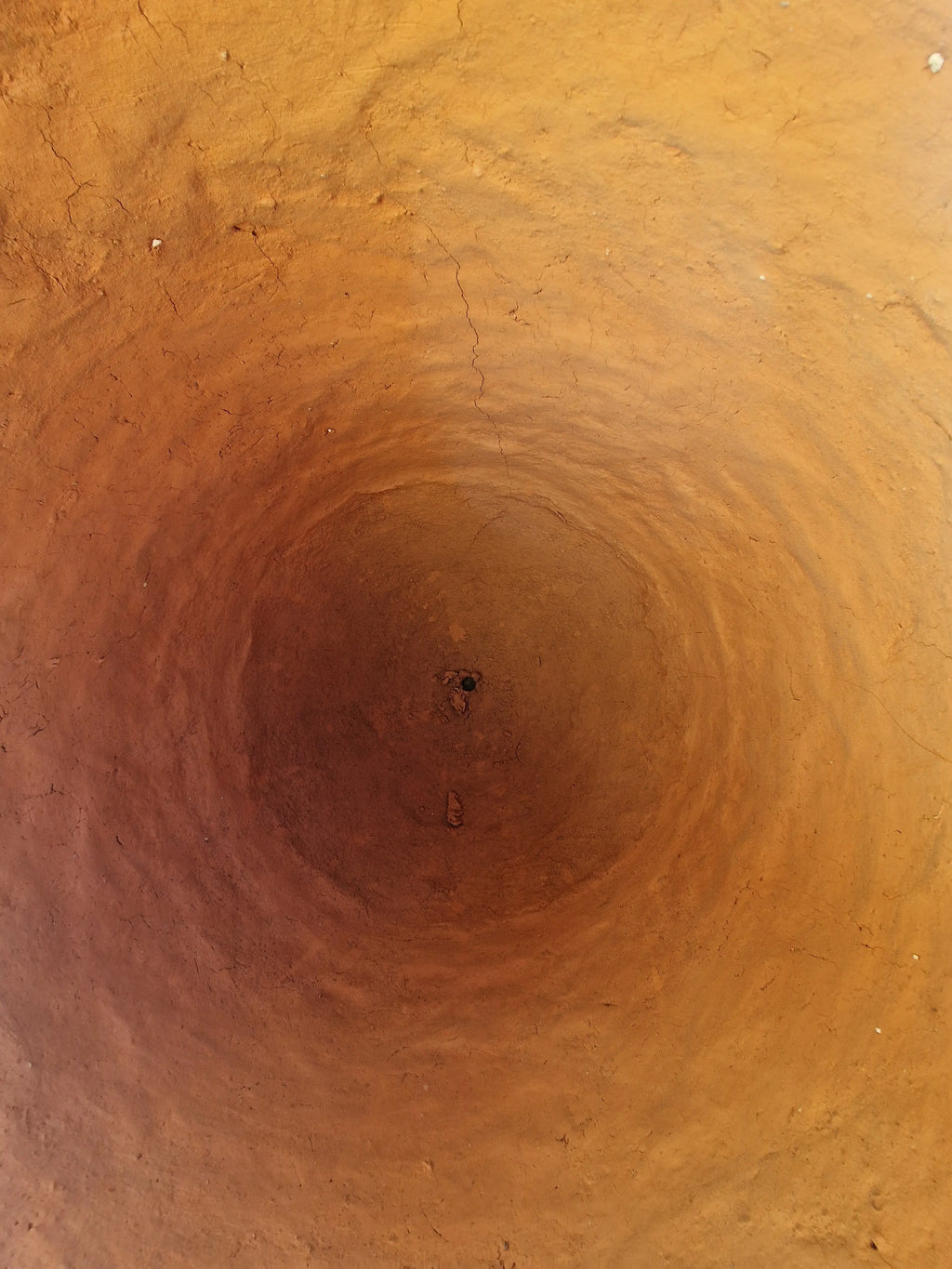 Fond d'un authentique Pot en terre cuite de Zagora au Maroc fait main 