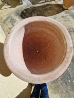 Authentique Pot en terre cuite de Zagora au Maroc fait main vu de dessus