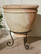 Authentique Pot en terre cuite de Zagora au Maroc fait main en 50 cm de haut avec son pied en fer forgé antigel