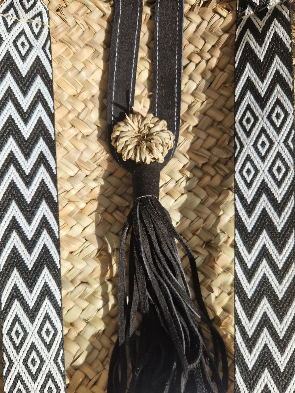 Sac Cabas Brut en Palmier – Sangles Noir et Blanc, Pompon