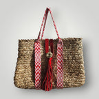 Sac Cabas Panier Artisanal avec Sangle Tissu et Fermeture Cuir - Rouge, tressé en feuille de palmier, à l'aspect brut pour un côté chic et bohème